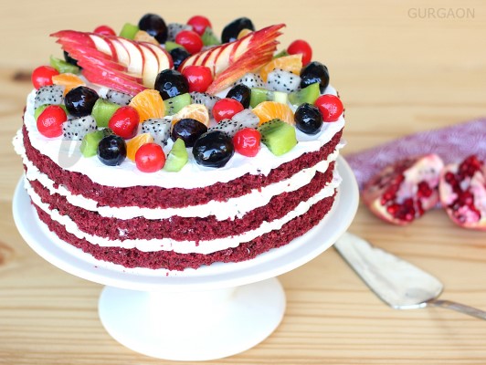 Luxurious Fantasy (Red Velvet Fruit Cake)