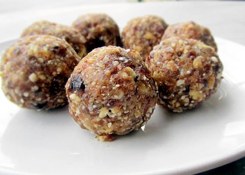 Chocolate Date Oat Balls