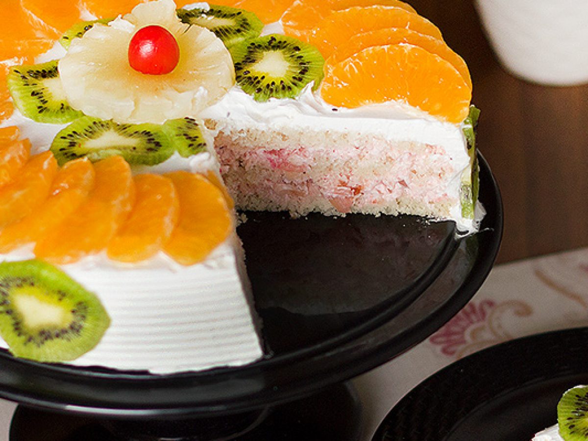 Art's Bakery Glendale | Mix Fruit Cake Slice