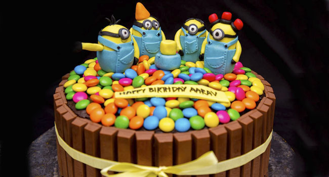 Minion Cake