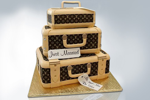 travel bag cake 