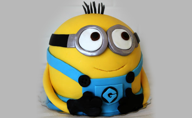 Minion Cake