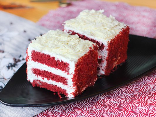 Red velvet pastry