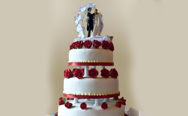 miniature wedding cake