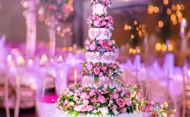 How to Pick Your Wedding Cake Design