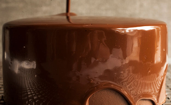 Use Ganache to fix a broken chocolate cake