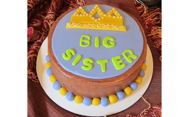 Queen Big Sister Cake