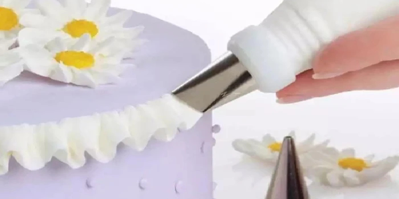 Must Have Cake Decorating Tools and Supplies