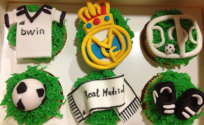 Football Cupcakes