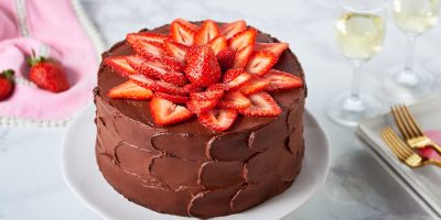Delicious Chocolate Strawberry Cake