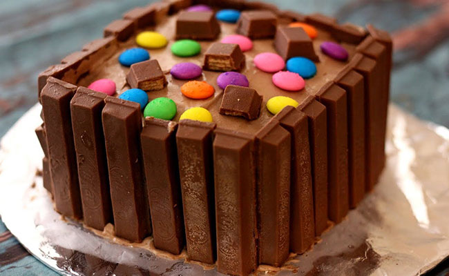 KitKat Gems Cake