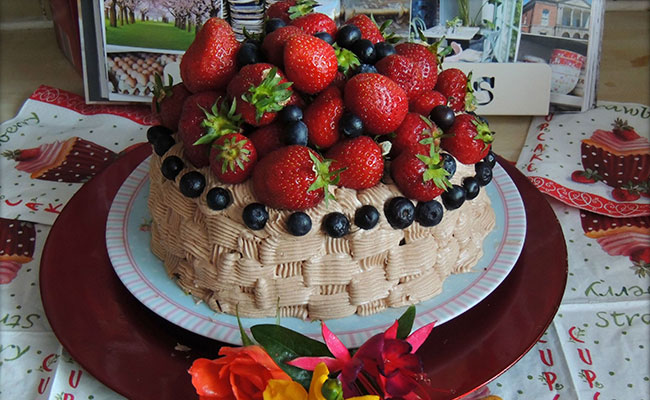 Strawberry Basket Cake