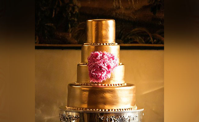 metallic cake