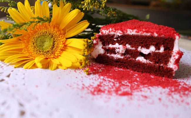 Healthy red velvet cake