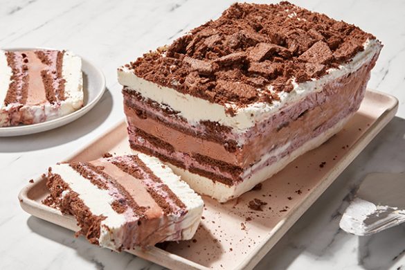 Easy Ice Cream Cake Recipe