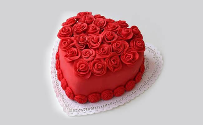 Roses Heart Valentine Day Cake