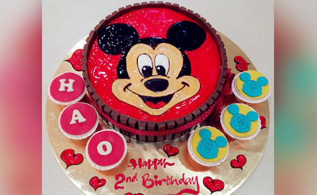 Mickey Mouse Cake