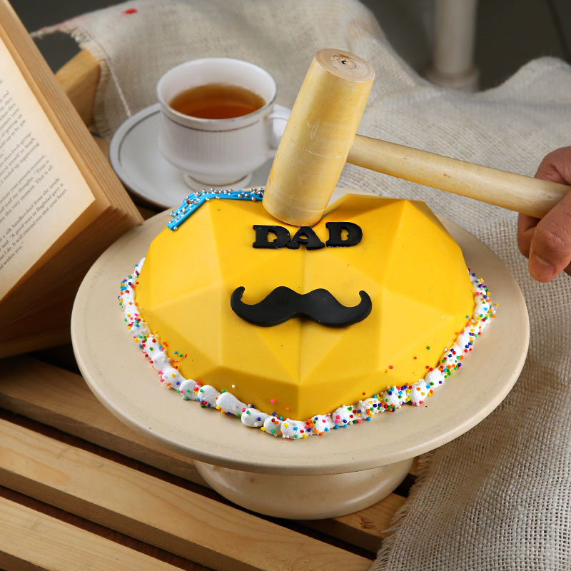 The Moustache Cake