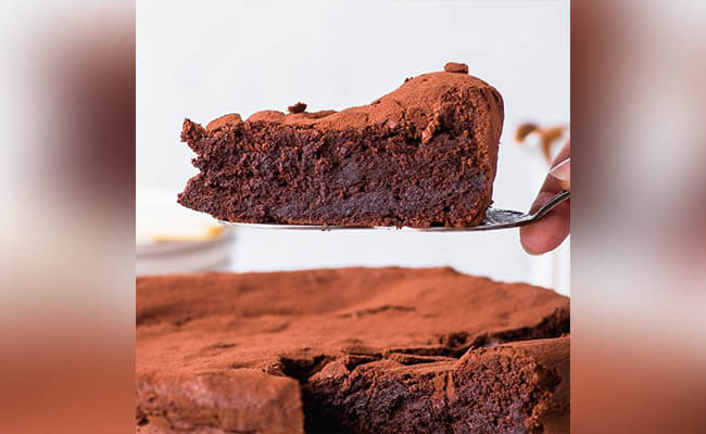 flourless chocolate cake at home