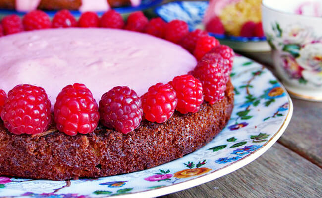 Summer Raspberry Cake for summer desserts