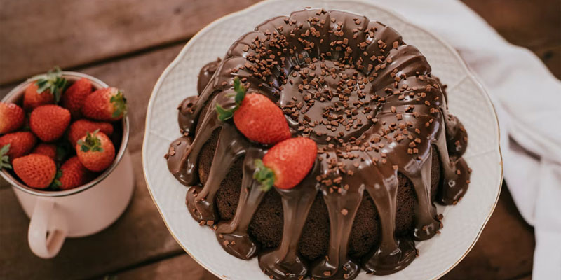 Buy/Send Rose Paradise Chocolate Cake Half Kg Online- FNP