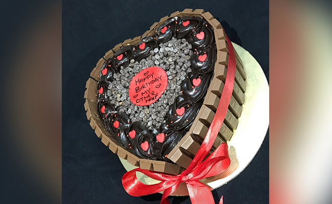 Hearty Choco Kitkat Cake