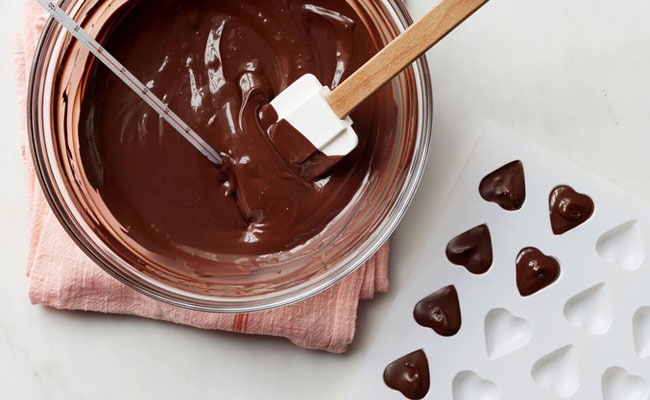steps for preparing chocolate for tempering