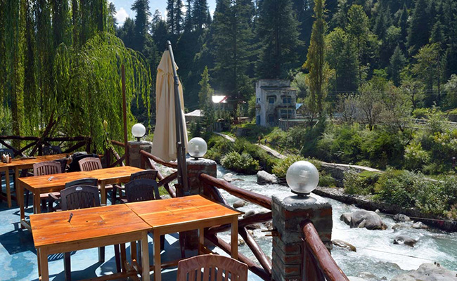 The Lazy Dog. Old Manali