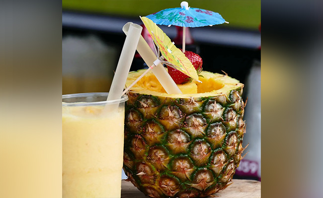 Friendship Day special with a Luxury Pineapple