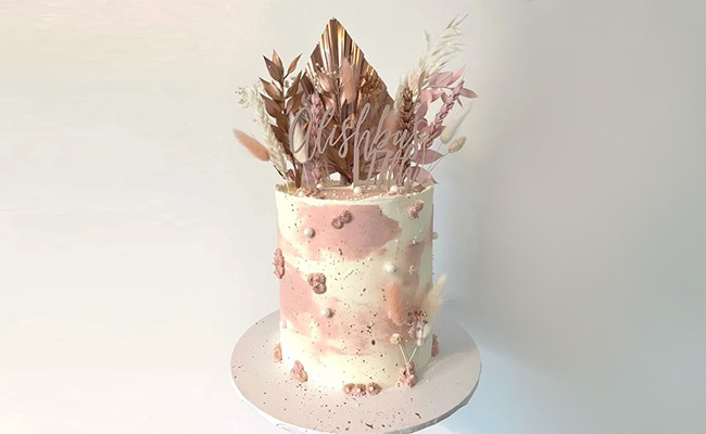 Dry flower cake designs