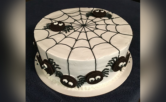 spider theme cake