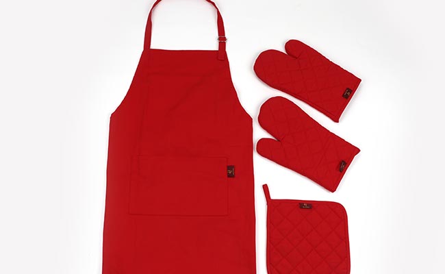 Apron and Oven Mitts