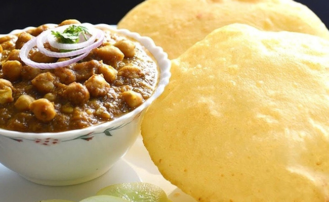 Chole Puri and Pinni - Famous Food of Amritsar