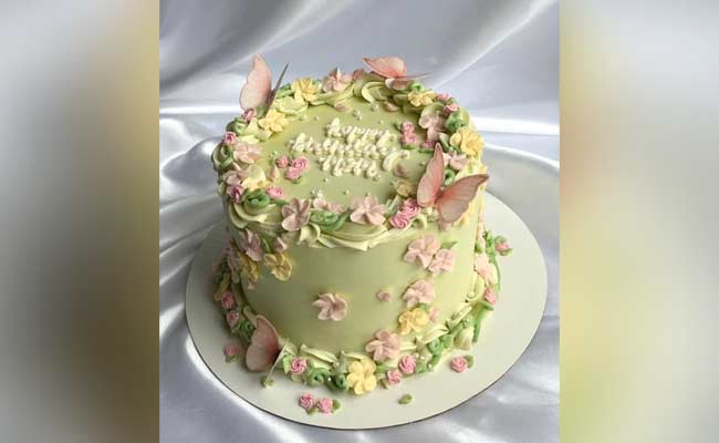 Flower themed cake