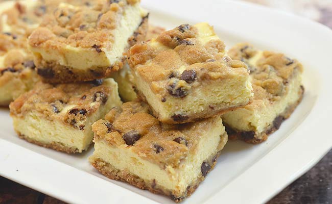 Chocolate Chip Cookie Cheesecake Bars