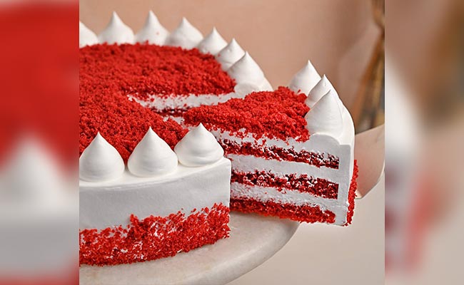 Romantic Red Velvet cake