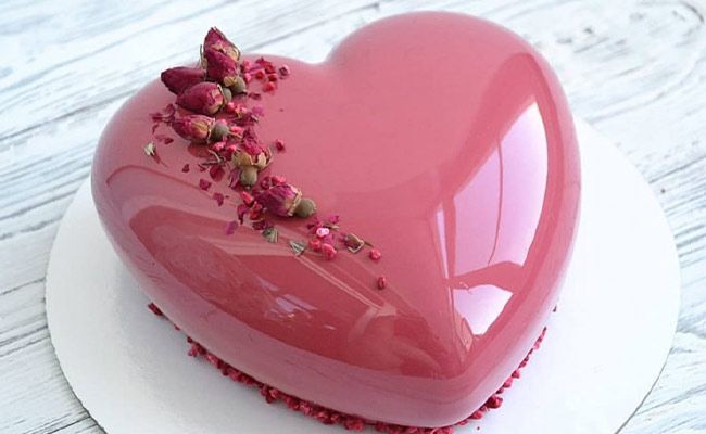 Heart-shaped Pink Mirror Glaze Cake