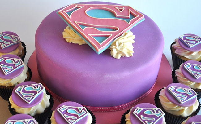 Superheroines Cake