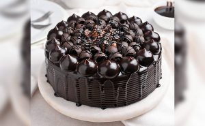Snicker Fuse Chocolate Cake
