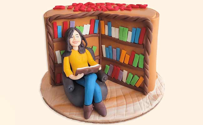 Book-Themed Cakes for Avid Readers