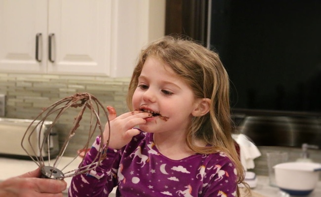 Brownie or Chocolate Cake