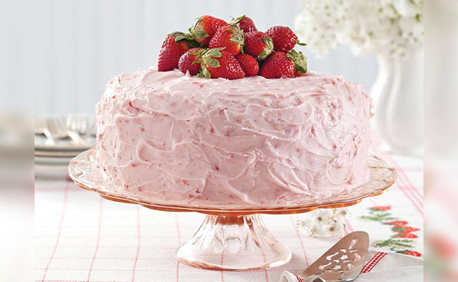 lassic Strawberry Cake