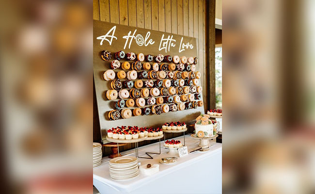 Doughnut Wall Bar
