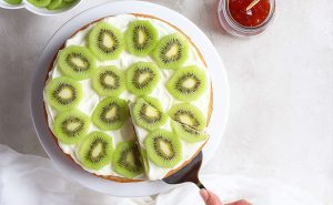 Kiwi & Vanilla Cream Cake