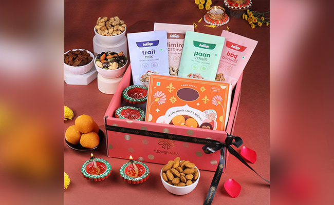 Festive Treats N Divine Diyas Hamper
