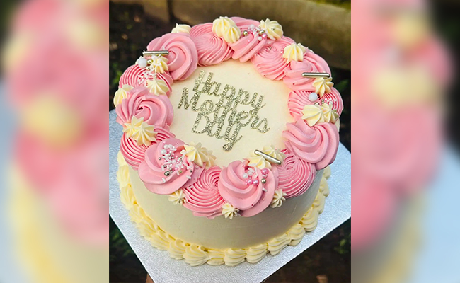 Personalised Mother’s Day Cakes