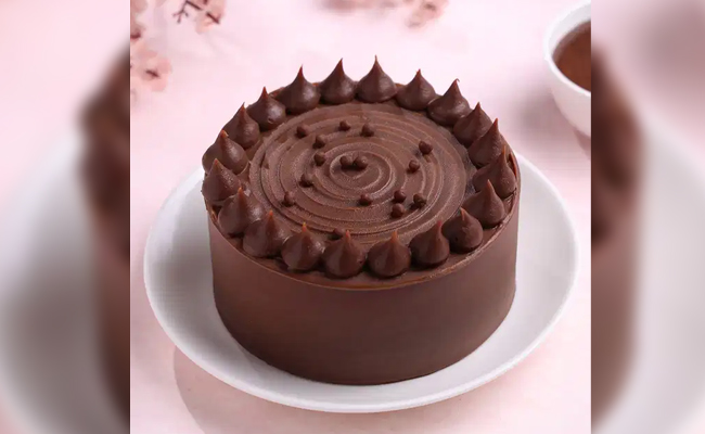 minimalist bento cake