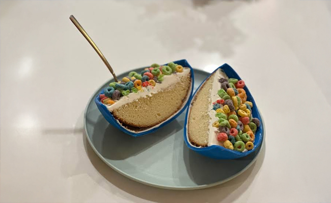 what actually makes a hyper-realistic cake look real