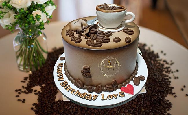coffee-themed-cake