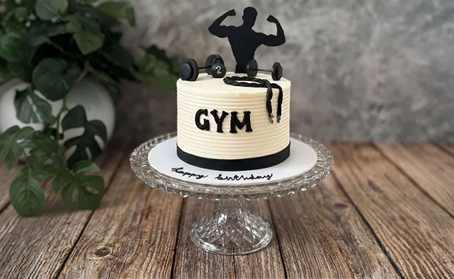 gym-themed-cake